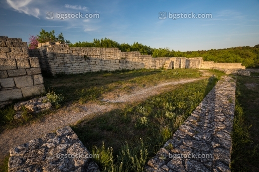 Крепостта при Мадара