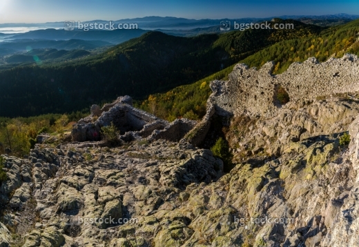 Крепостта Устра