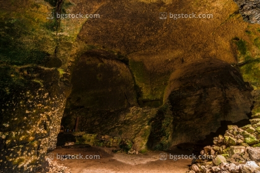 Скална църква с. Михалич