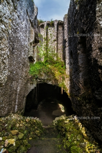 Скална църква село Михалич