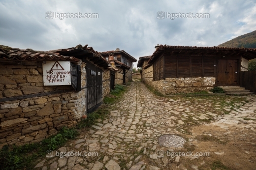 Стари къщи от село Жеравна