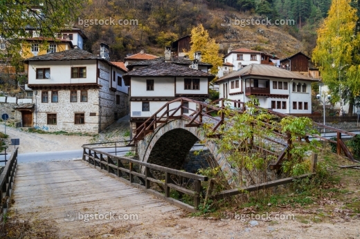 Стари къщи в Широка лъка